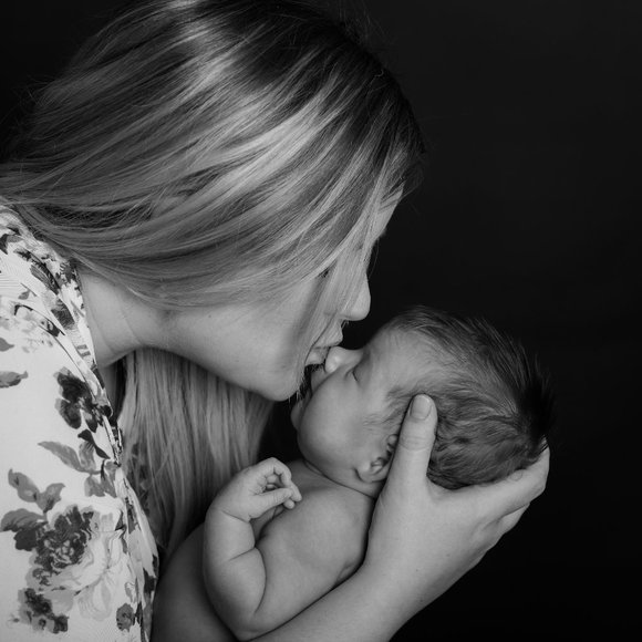 Hello & Welcome to Kari’s Repeat Boutique! 🤗💖 - Picture 4 of 8